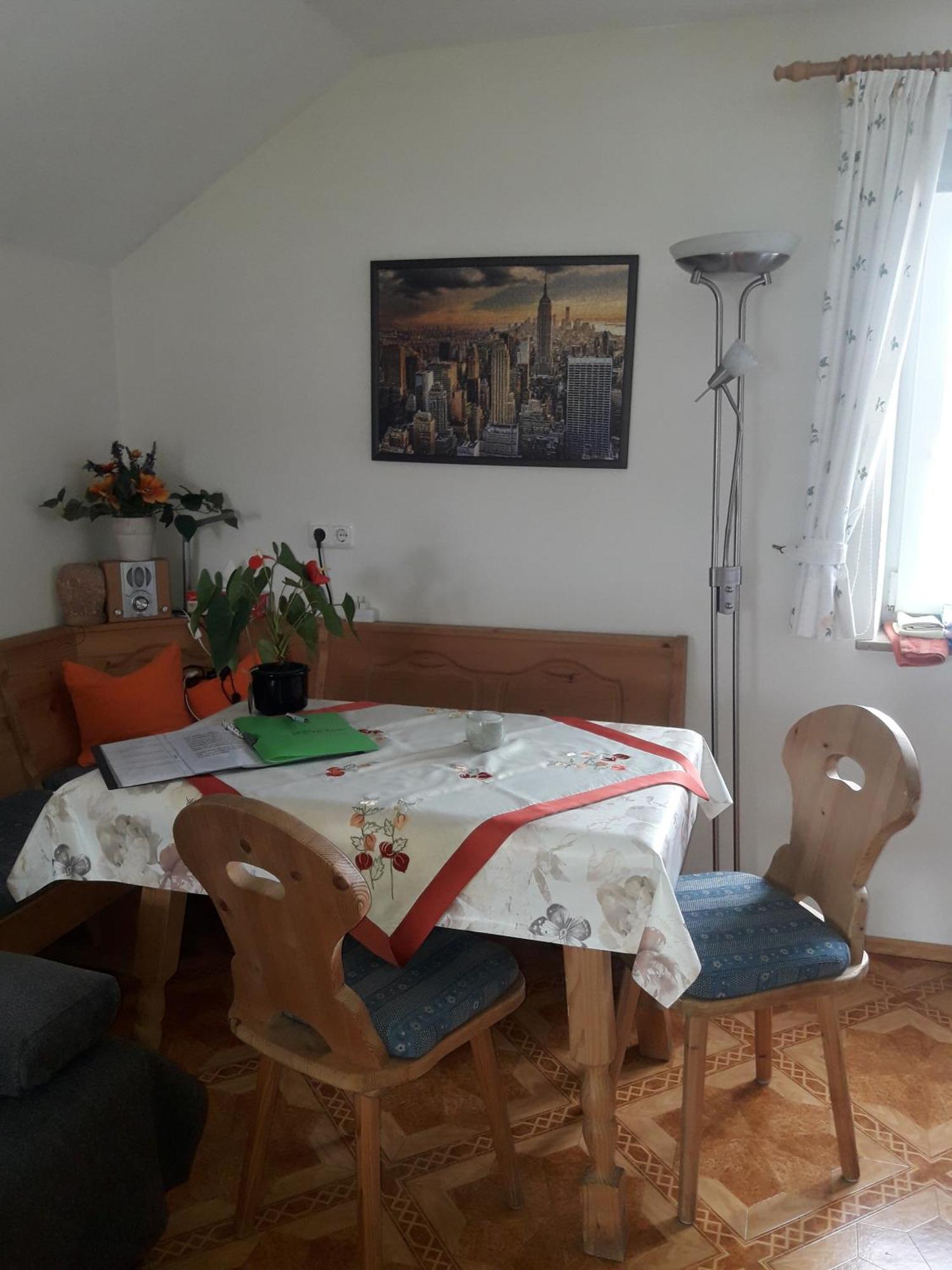 Gaestehaus Reisacher - Mehrbettzimmer Peiting Exterior photo